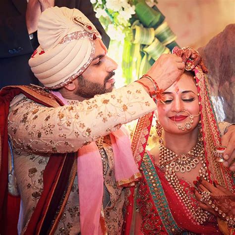 Divyanka Tripathi snapped with husband Vivek Dahiya during her wedding ...