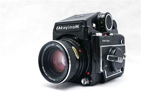 MAMIYA NC1000s (black version) with Mamiya-Secor CS 50mm f1.7 Lens