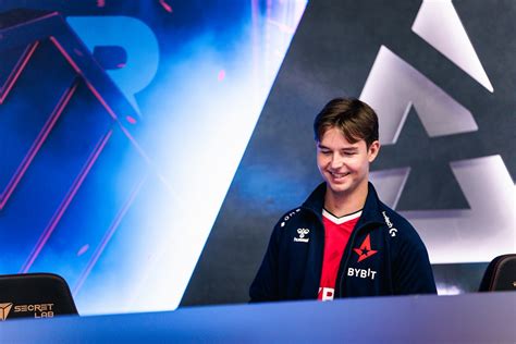 dev1ce extends Astralis contract - Dust2.in