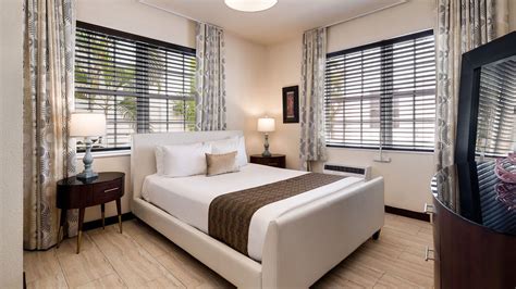 Two Bedroom Queen Suite | Tradewinds Apartment Hotel