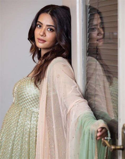 Surveen Chawla blessed with a baby girl, shares first glimpse of the ...