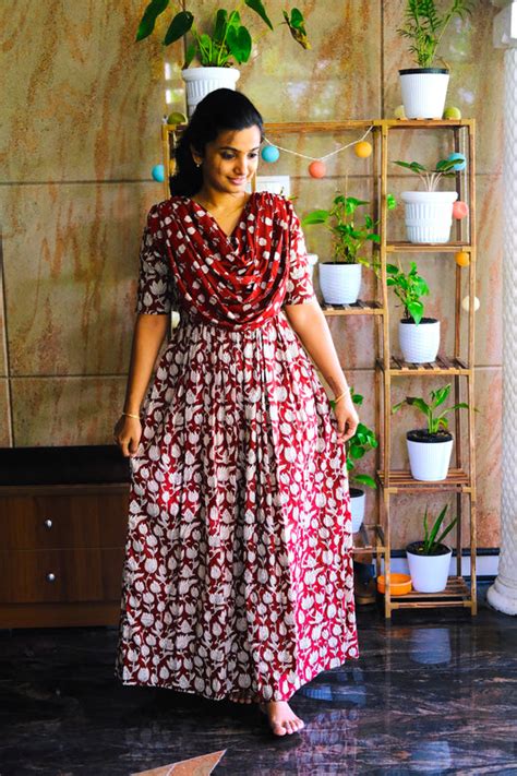 Dupatta Attached Nighty – Pleated Up