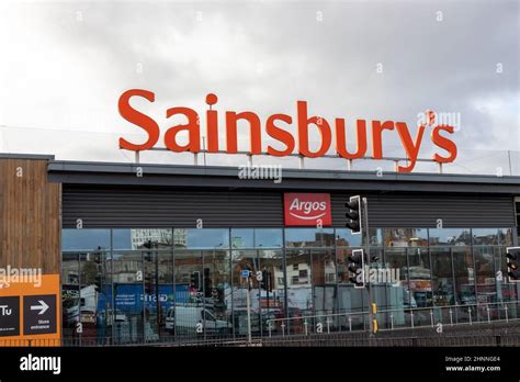 Sainsbury's Local Store 的图像结果