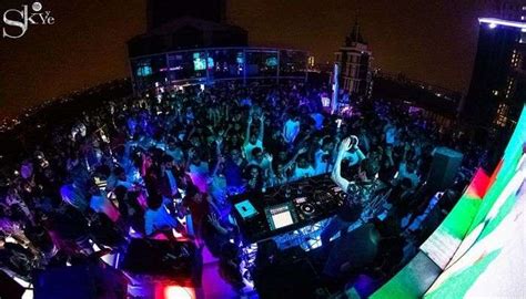 Nightlife In Bangalore 2026: 16 Best Places To Let Your Hair Down