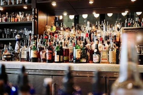 Top 5 Amazing Bars In Pasir Ris, Singapore For A Good Time
