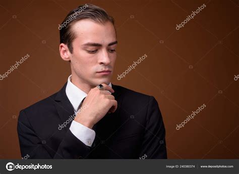 Cucasian Man Business Suit 的图像结果