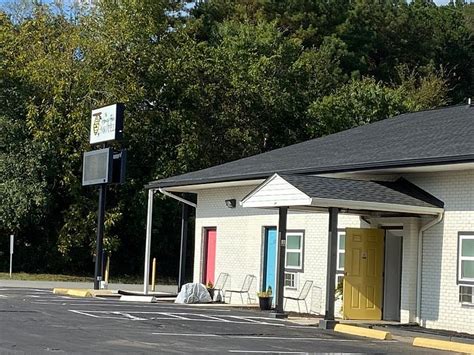 THE HONEY BEE MOTEL (Dunlap) - Lodging Reviews, Photos, Rate Comparison ...