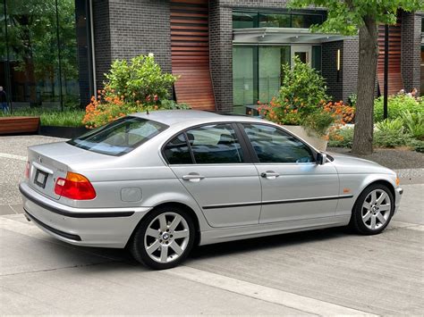 Lot Listing #342 2000 BMW 328i Sport Sedan — Lucky Collector Car Auctions