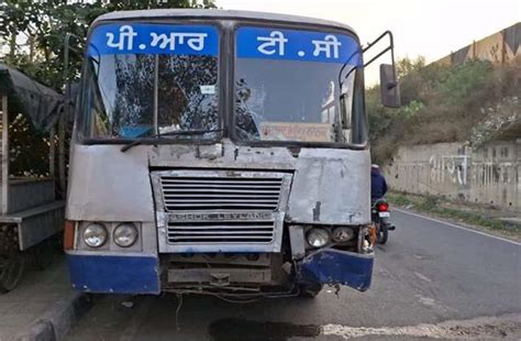 पंजाब में दर्दनाक हादसा, NRI परिवार की स्कार्पियो से टकराई पीआरटीसी की ...