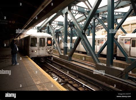 F train Smith and 9th Street Brooklyn Subway New York City United ...