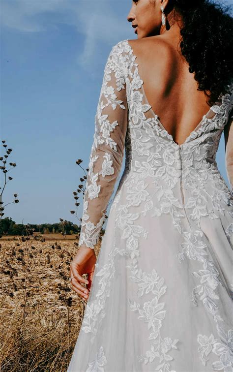 Romantic Lace Long Sleeve Wedding Dress | True Society Bridal