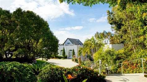 SRF San Diego Temple - Founded by Paramahansa Yogananda