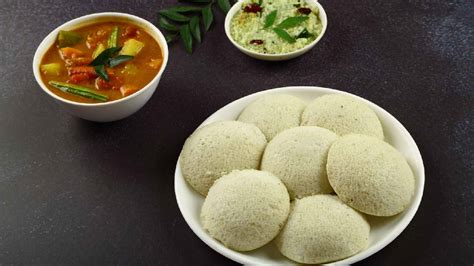 6 healthy idli recipe, यहां है इडली की 6 रेसिपी | HealthShots Hindi