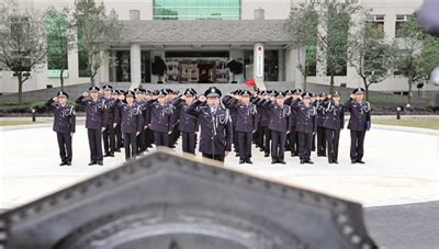 温州出入境边防检查站举行集体换装仪式