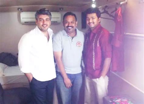 மங்காத்தா வெற்றிக்கு விருந்து கொடுத்த விஜய்! | Mr Puyal