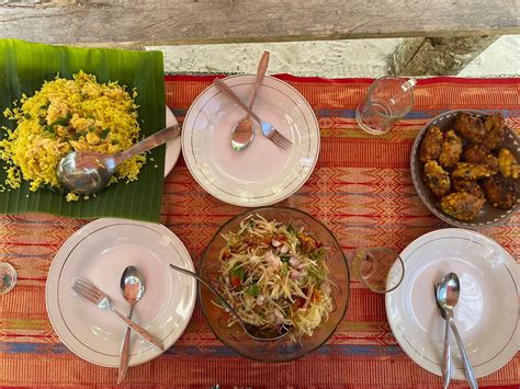 PUTIH LESSI INDAH (Saparua) - Hotel Reviews & Photos - Tripadvisor