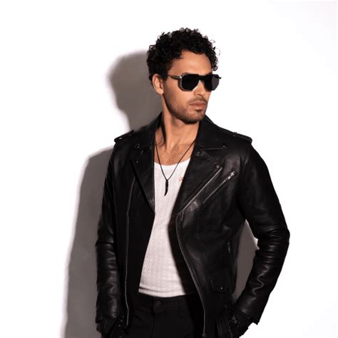 Que Universe - Redefine Yourself with Premium Sunglasses