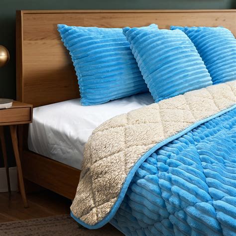 Pokrivač/prekrivač Laura LUX plava - Textil