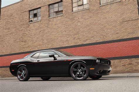 2013 Dodge Challenger R/T Redline Delivers Enhanced Performance And Styling