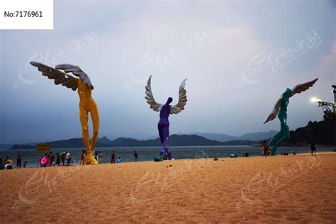 大梅沙海洋沙滩天使人物雕塑作品高清图片下载_红动网