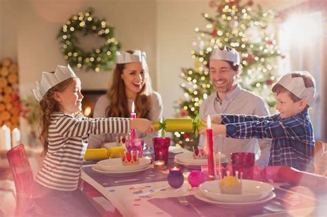 Why Do the British Wear Tissue Paper Crowns On Christmas ...