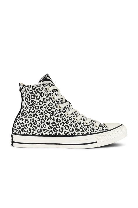 Converse Chuck Taylor All Star Sneaker in Egret & Black | REVOLVE