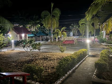 BONITA OASIS BEACH RESORT (Moalboal, Cebu Island) - Specialty Resort ...