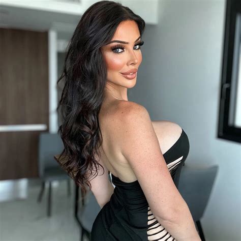 PARIZ 🐱💦 - Fanvue