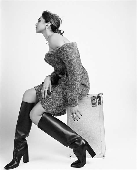 Deepika Padukone's outfit for Jio World Plaza opening has the Internet ...