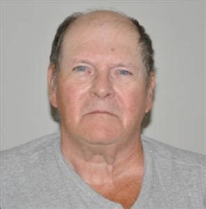Daniel Edward Dean, a registered in salina, ks 67401 at Offender Radar