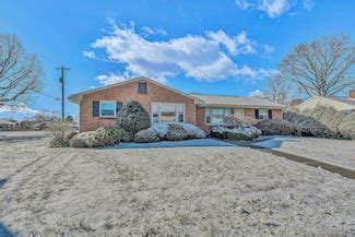 Roanoke VA Real Estate & Homes for Sale - Homes.com