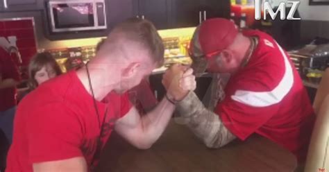 Larry the Cable Guy breaks man's arm while arm-wrestling | FOX 4 Dallas ...