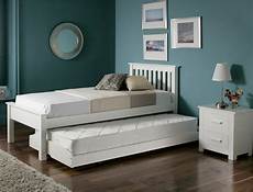 Best Guest Bed For Small Space by Guest Beds For Small Spaces Homesfeed Best Guest Bed For Small Space
