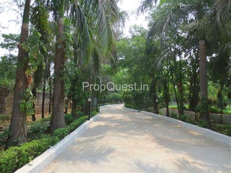 5 BHK Farmhouse For Sale in Pushpanjali Farms, New Delhi | 2.5 Acres ...