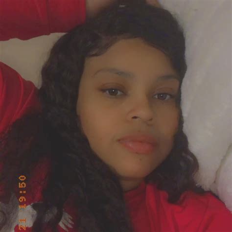 Shakeya Hollis