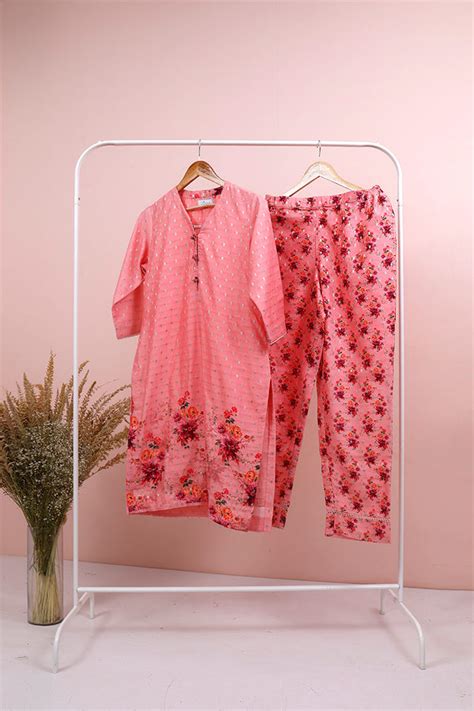 Kurti set for Women: Stylish and Trending Designs – Chinaya Banaras