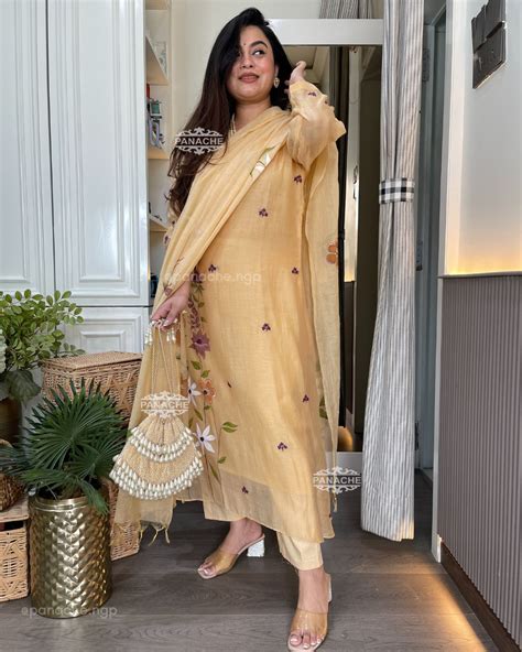 Beige mul hand painted suit set – panachengp