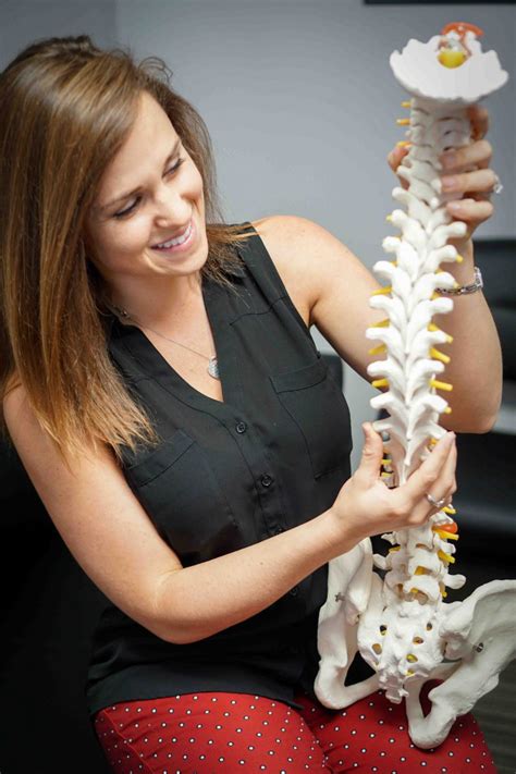 Why Choose a Chiropractor? Learn the Reasons Why.