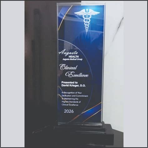 Custom Crystal Trophy Manufacturers in Dwarka Delhi NCR - Trophy India