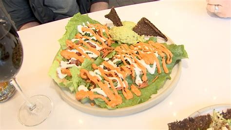 Rawk Star Café puts an emphasis on raw food | FOX 13 Tampa Bay