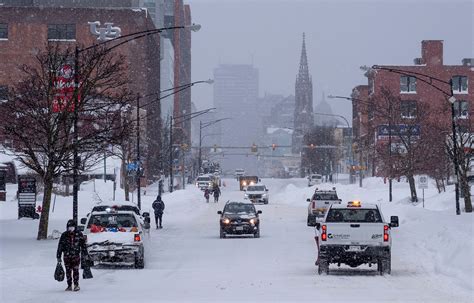 Crews focus on calls for help as Buffalo, New York, digs out of snow ...