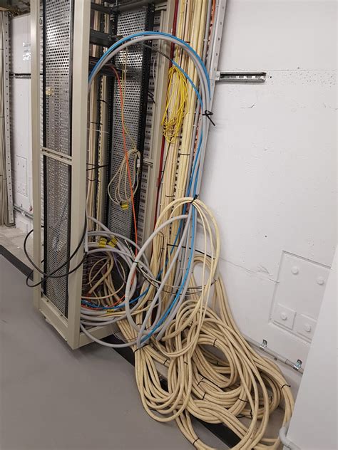 Racking my brain. : r/techsupportgore