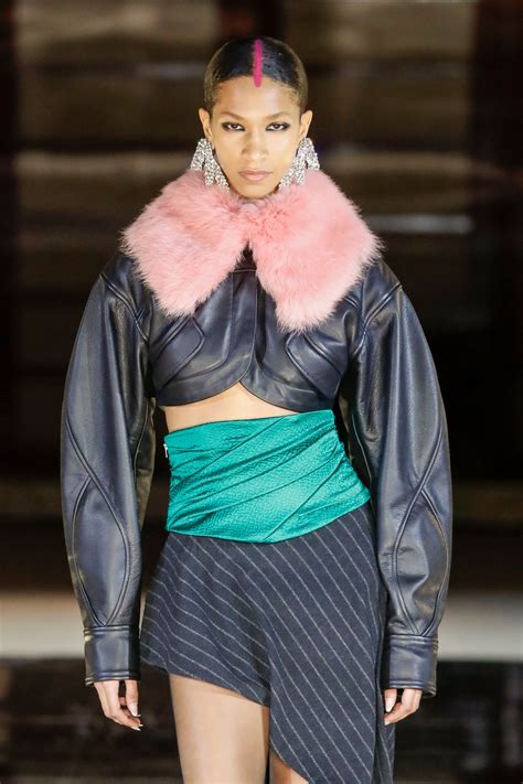 Prabal Gurung made models wear sindoor at New York Fashion Week. It has ...