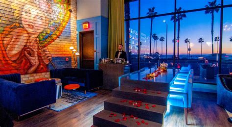 Graceland Speakeasy — HQ gastropub