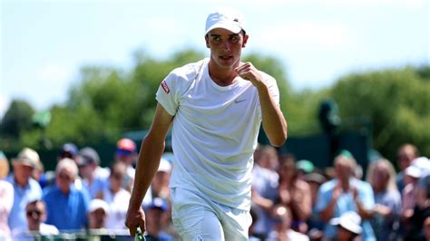 Wimbledon 2025: Oliver Tarvet wins 1st round, to forfeit £99k prize ...