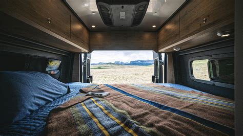 Features | Rangeline | Touring Coaches | Airstream Class B RV