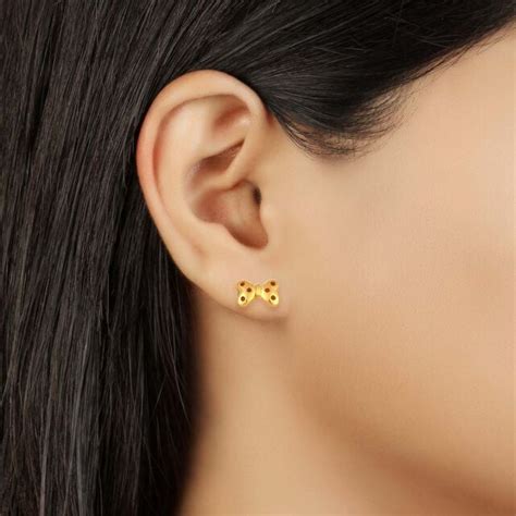 Buy Gold & Diamond Earrings for Men & Women Online | Tanishq