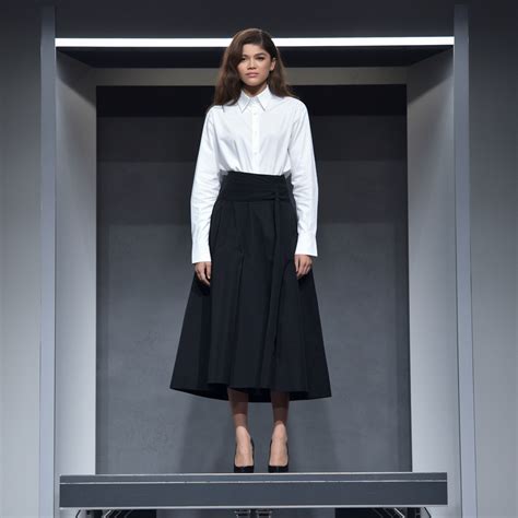 Zendaya Height: How Tall Is the Hollywood Star? - USA Timely