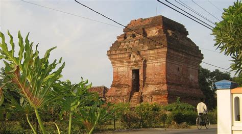Candi Pari, Sidoarjo - Tripadvisor