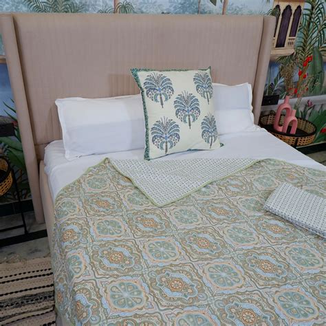 Housi: High Quality 100% Cotton Quilts, Bed Sheets, Dohars & Many More